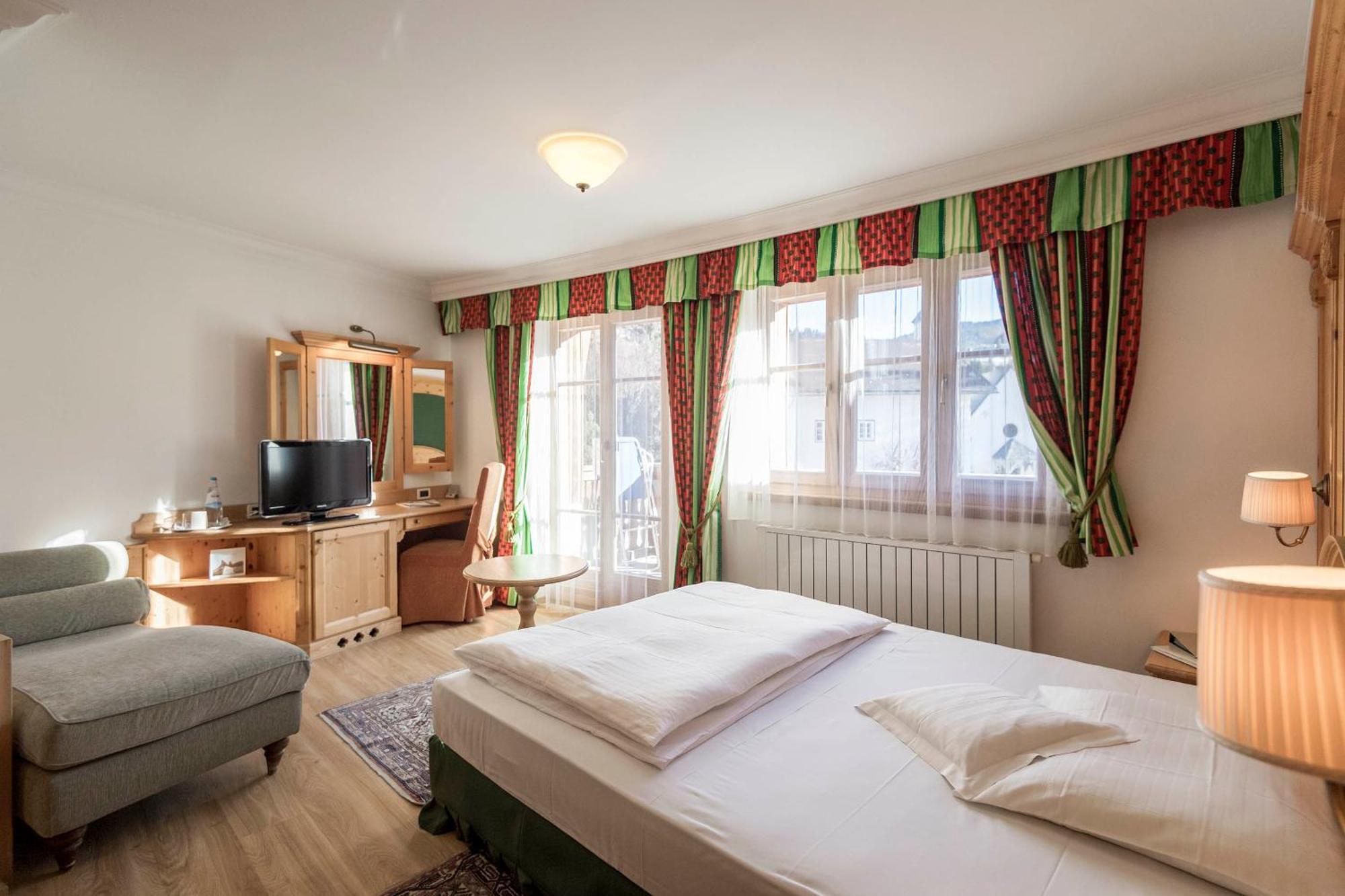 Posta Zirm Hotel Corvara In Badia Exterior photo